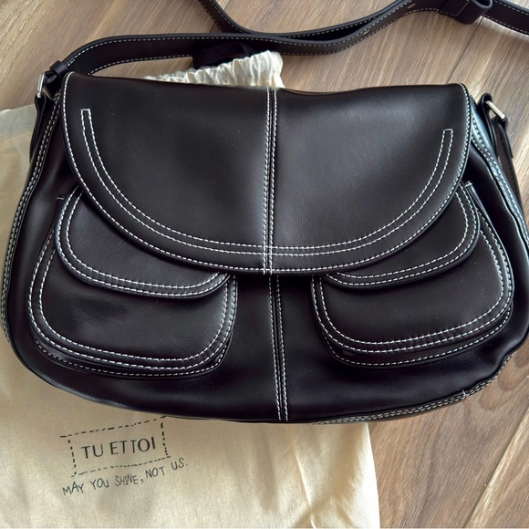 Tu et Toi (Korean brand) black leather messenger bag - Picture 3 of 6